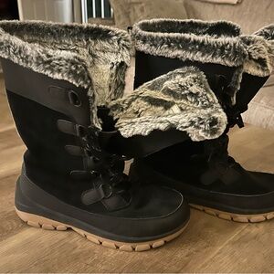 Women's Black and Tan Thermolite Ecomade Winter Boots